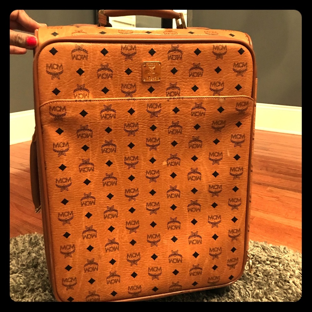 COPY - AUTHENTIC MCM MEDIUM TRAVEL CARRY ON LUGGAGE